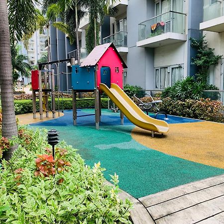 One Palm Tree Villas Condominium - Studio 7Th Fl With Balcony - Across Terminal 3 Airport Pasay Eksteriør bilde