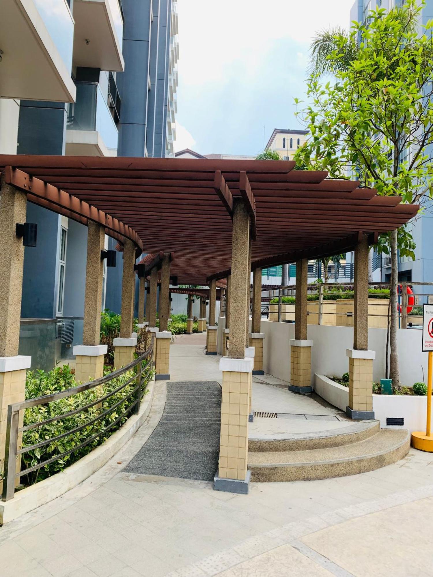 One Palm Tree Villas Condominium - Studio 7Th Fl With Balcony - Across Terminal 3 Airport Pasay Eksteriør bilde