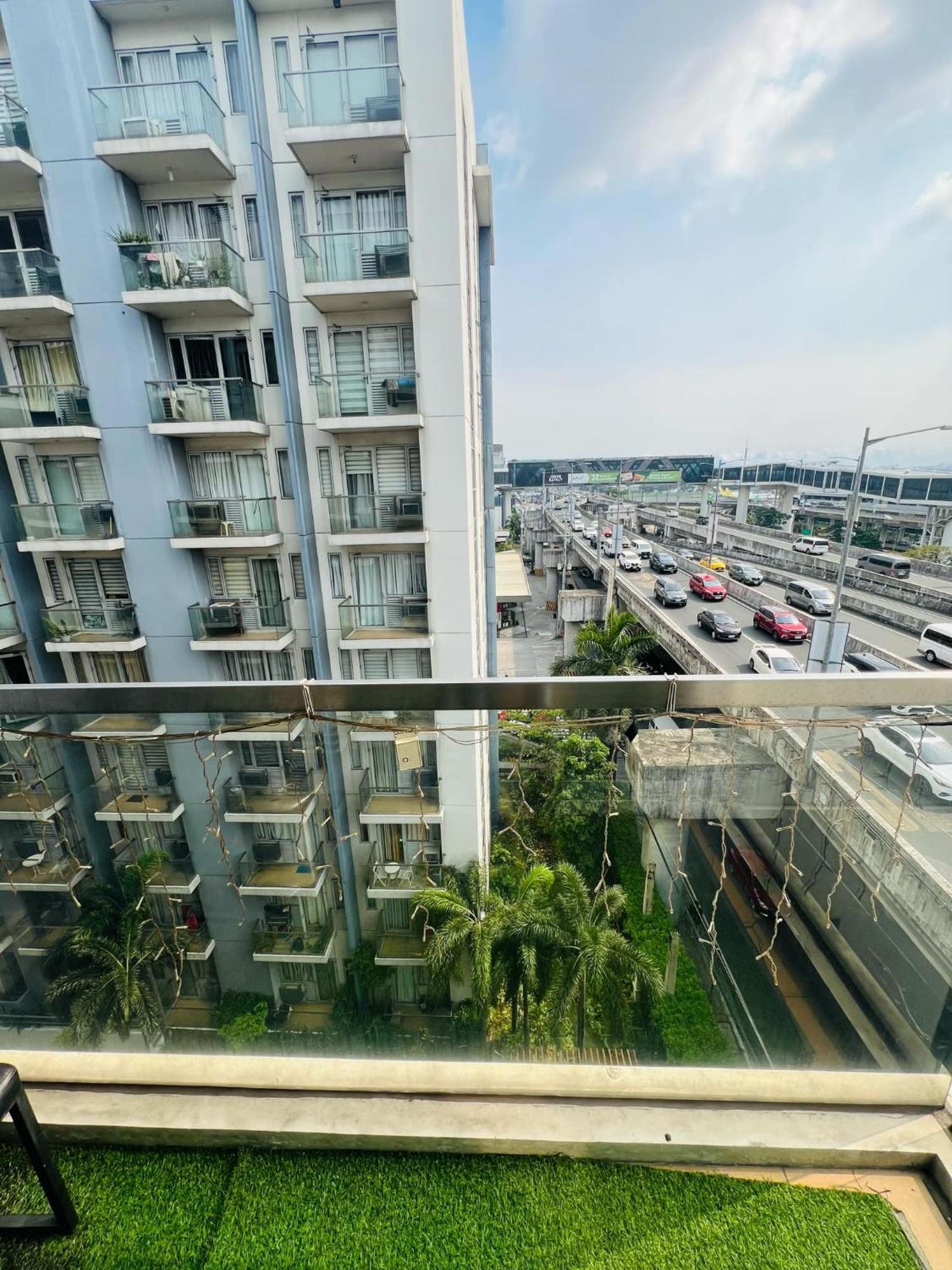 One Palm Tree Villas Condominium - Studio 7Th Fl With Balcony - Across Terminal 3 Airport Pasay Eksteriør bilde