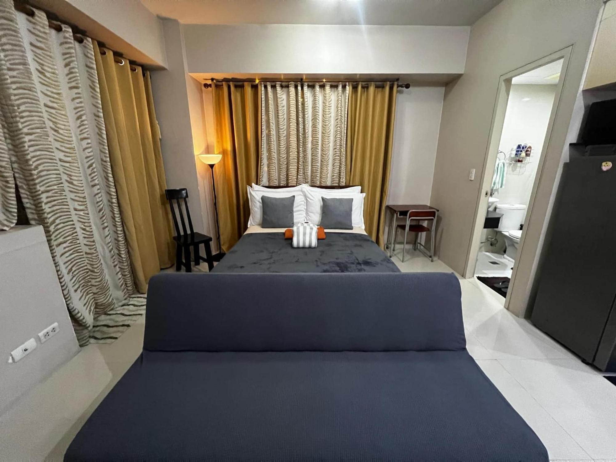 One Palm Tree Villas Condominium - Studio 7Th Fl With Balcony - Across Terminal 3 Airport Pasay Eksteriør bilde