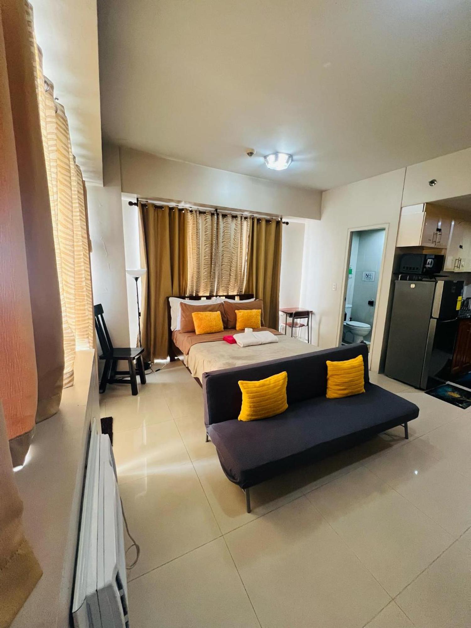 One Palm Tree Villas Condominium - Studio 7Th Fl With Balcony - Across Terminal 3 Airport Pasay Eksteriør bilde