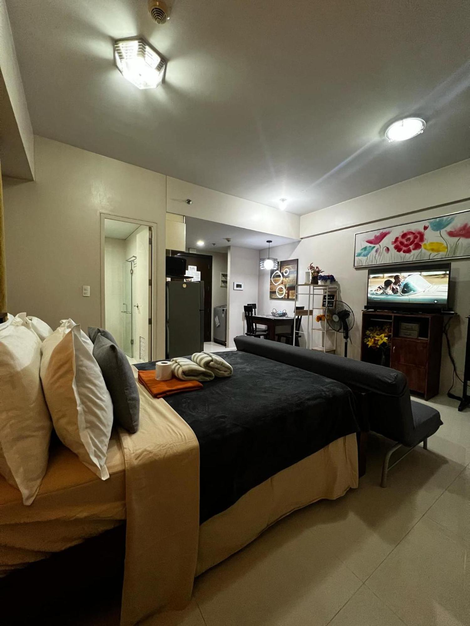 One Palm Tree Villas Condominium - Studio 7Th Fl With Balcony - Across Terminal 3 Airport Pasay Eksteriør bilde