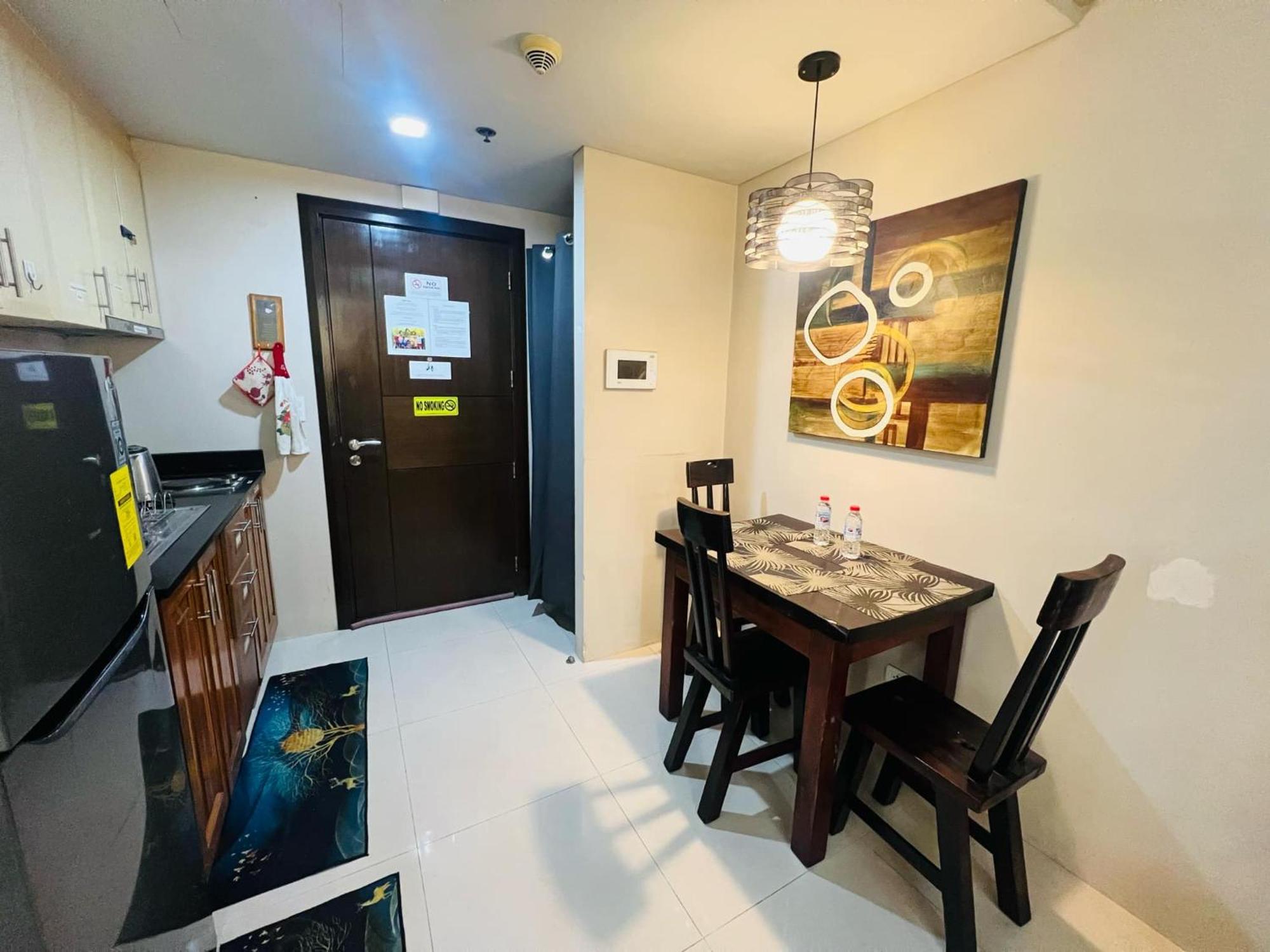 One Palm Tree Villas Condominium - Studio 7Th Fl With Balcony - Across Terminal 3 Airport Pasay Eksteriør bilde